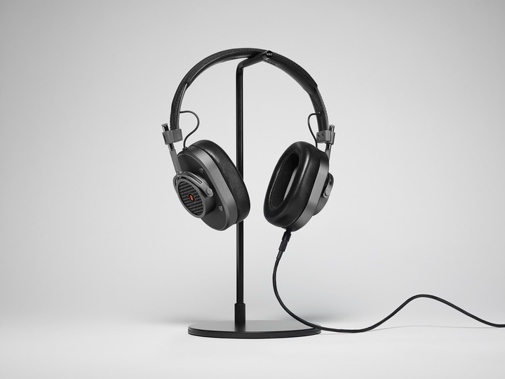 Selected fans of the Rolling Stones on the streaming music service will get the first opportunity to purchase the headphones. 
