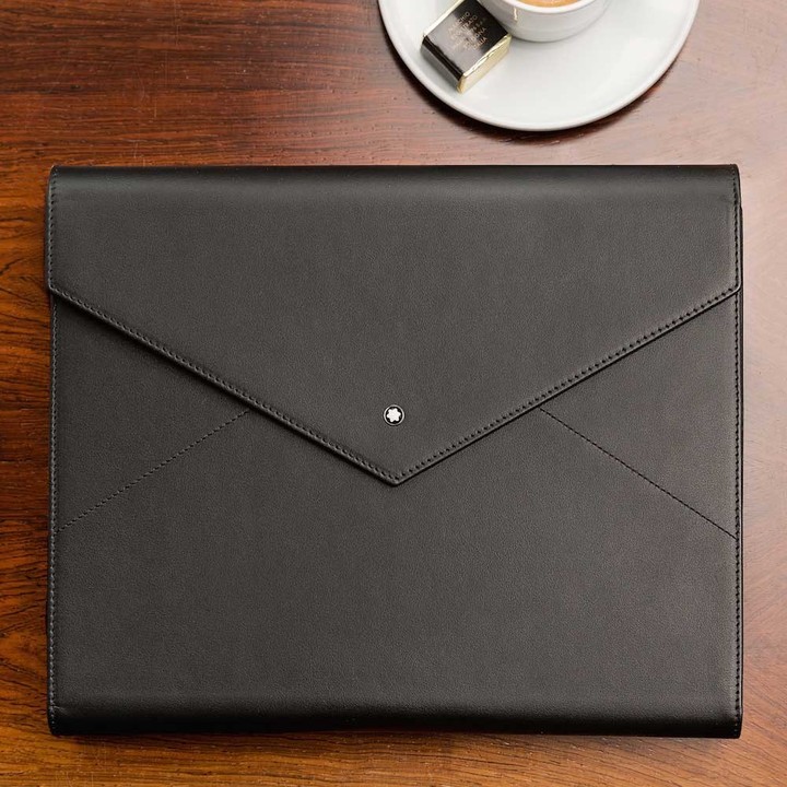 The system's notebook is made with high-quality Italian leather
